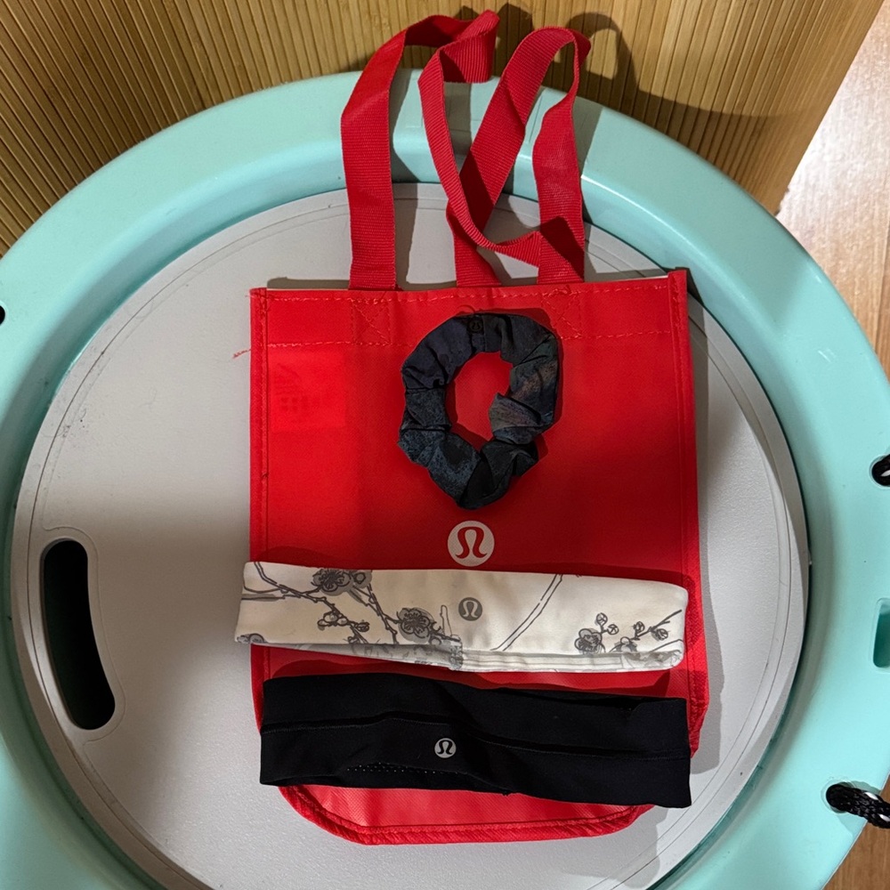 lululemon athletica Red Tote with Black and Cream Hair Accessories